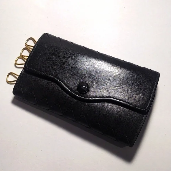 Bottega Veneta Black Leather Intrecciato 6 key holder 4.5x2.5-in, Women' Luxury - Picture 9 of 11